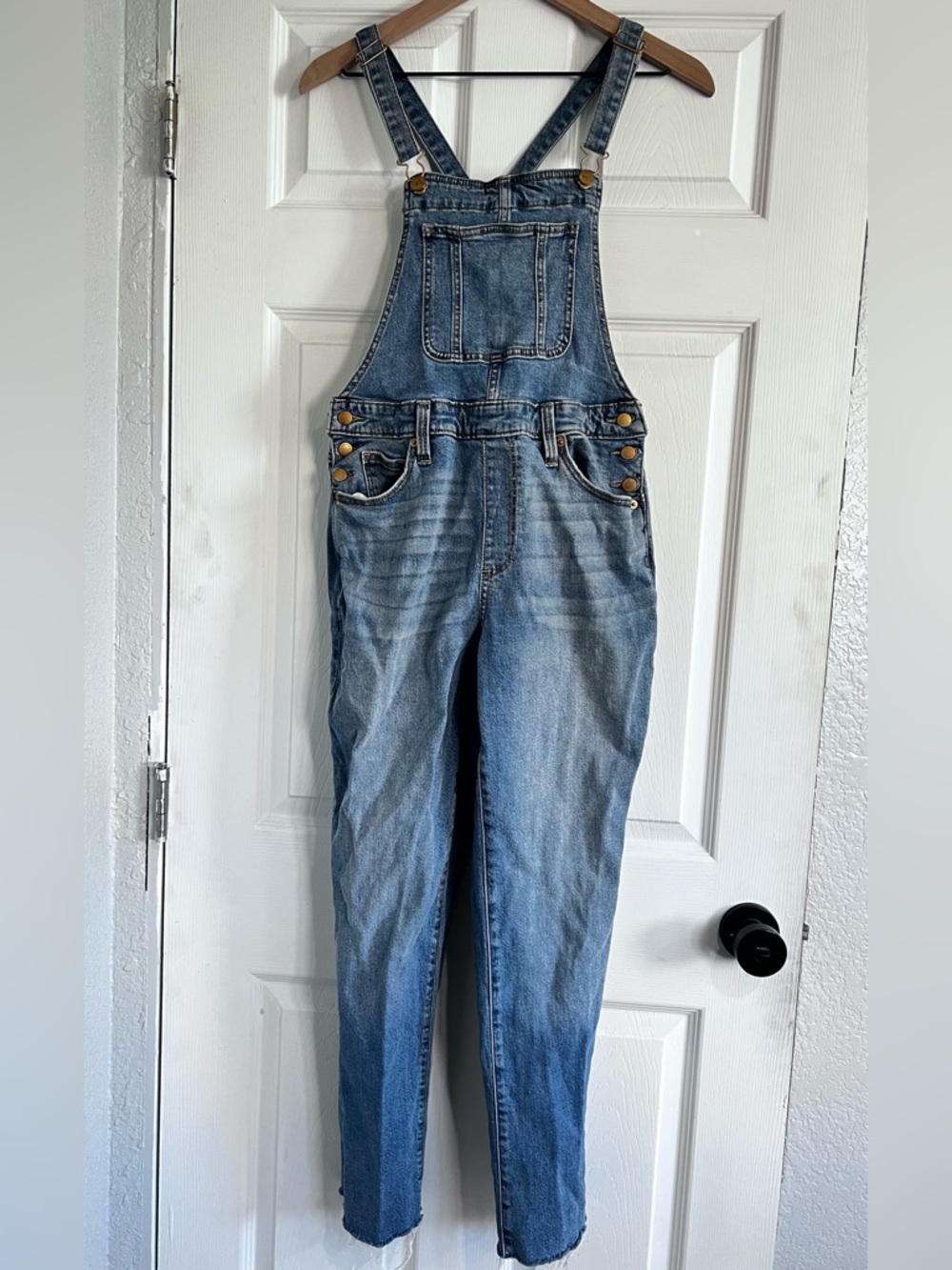 Universal Thread Women's Light Blue Denim Overalls